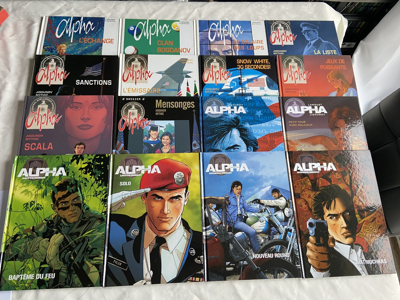 Lot de 16 BD Alpha EO TBE / neuf