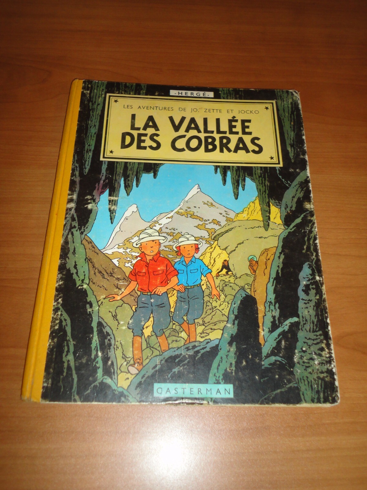 JO, ZETTE ET JOCKO : LA VALLÉE DES COBRAS == DOS B20 BIS (EO, 1957) == HERGÉ