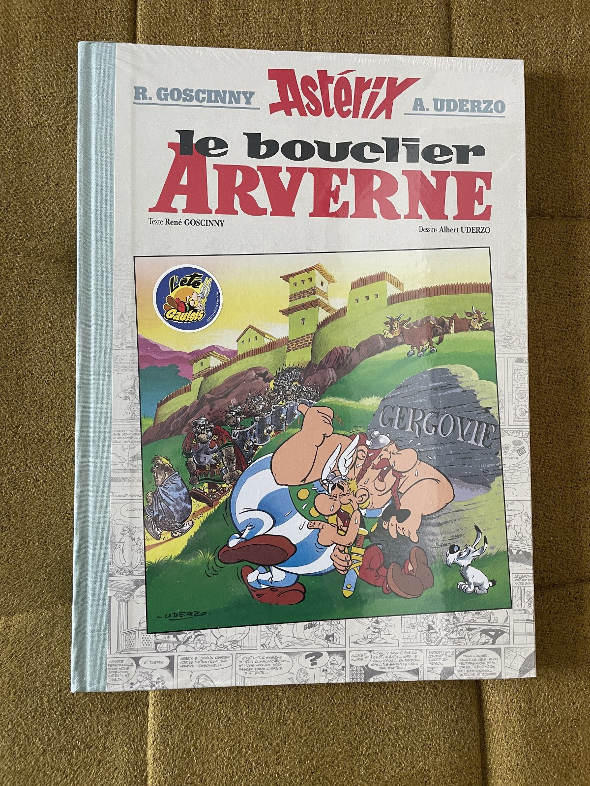 Asterix Luxe - Grand format - Asterix et le bouclier arverne. EO. NEUF